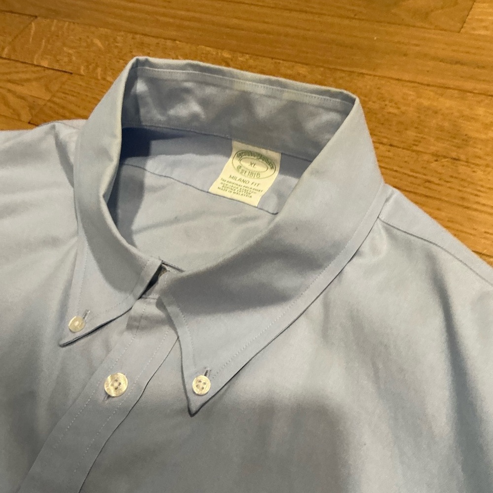 Brooks Brothers Men'sSlim Fit  (Milano) Light Blue Button-Down Shirt